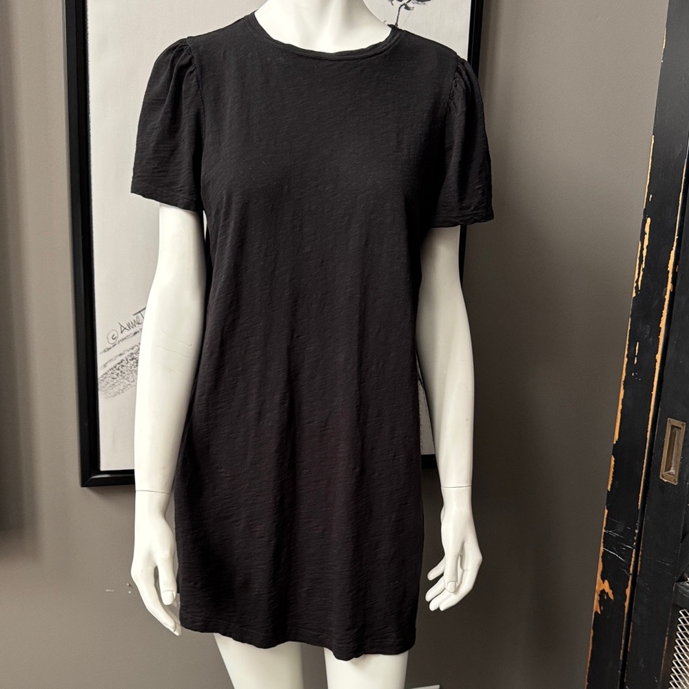 Bobi Los Angeles Black dress with puff sleeves